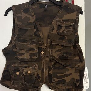 Camouflage Utility Vest